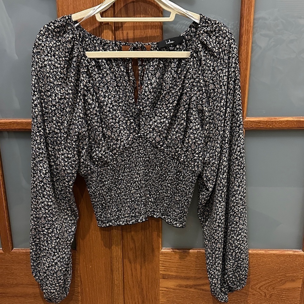 Lulu's Black Floral Blouse​​​​